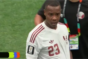 Tiền vệ Assim Madibo bị FIFA cấm thi đấu 5 trận vì phạm lỗi nguy hiểm với đồng nghiệp Canada