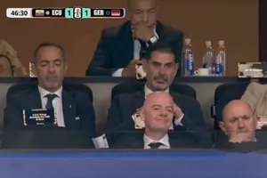 Chủ tịch FIFA Gianni Infantino dự khán trận Ecuador gặp Đức