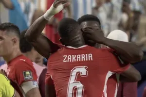 Tiền đạo Breel Embolo bật khóc