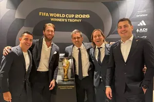 Các huyền thoại Iker Casillas, Xavi và Sergio Ramos dự khán trận bán kết World Cup 2026. ẢNH: RAMOS 