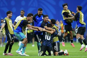 Các tuyển thủ Argentina khẳng định đá hết mình vì Messi và vì người dân. ẢNH: THX