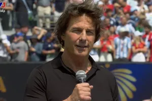 Nam diễn viên Tom Cruise xuất hiện ở lễ bế mạc World Cup 2026. ẢNH: CHỤP MÀN HÌNH VTV