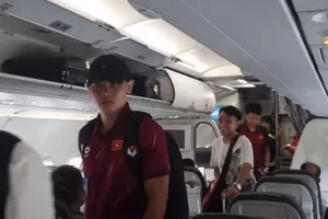 Tiền đạo Nguyễn Đình Bắc trầm ngâm trước giờ lên đường sang Indonesia. ẢNH: NHẬT ĐOÀN