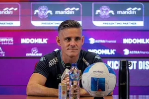 HLV John Herdman dành sự tôn trọng đến tuyển Việt Nam. ẢNH: BOLA