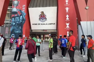 Trận bán kết lượt đi giữa Malaysia - Việt Nam chưa thật sự nóng tại Kuala Lumpur. ẢNH: TÂM HÀ 