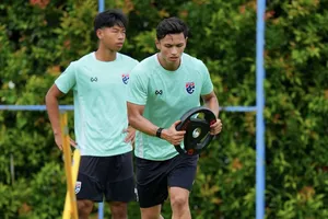 Tuyển Thái Lan trở lại sân tập, chuẩn bị cho trận chung kết lượt về ASEAN Cup 2026. Ảnh: SANTOS