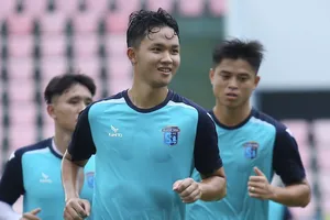 Bóng đá Cần Thơ trở lại sân chơi chuyên nghiệp sau 4 năm