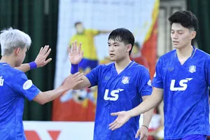 Các cầu thủ Thái Sơn Bắc giành chiến thắng đậm ở lượt trận thứ 2. Ảnh: DŨNG PHƯƠNG