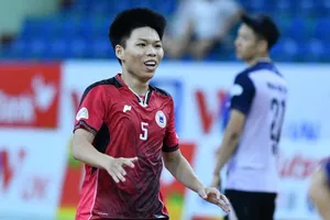Các cầu thủ Tân Hiệp Hưng lách khe cửa hẹp vào bán kết Futsal Cúp quốc gia 2026. ẢNH: DŨNG PHƯƠNG 