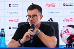 HLV Anthony Hudson của Thái Lan đánh giá cao tuyển Việt Nam. ẢNH: TÂM HÀ 