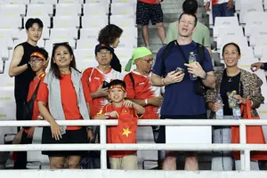 Cổ động viên Việt Nam mong muốn được cổ vũ cho thầy trò HLV Kim Sang-sik ở trận tranh hạng 3 FIFA ASEAN Cup 2026. ẢNH: ANH KHOA