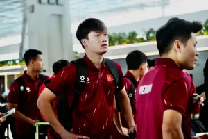 Đội tuyển Việt Nam lặng lẽ trở về nước. ẢNH: TÂM HÀ