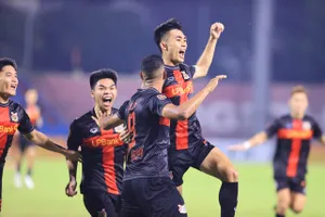 Các cầu thủ Ninh Bình đang bay cao trên đỉnh bảng xếp hạng V-League 2026-2027. ẢNH: VPF 