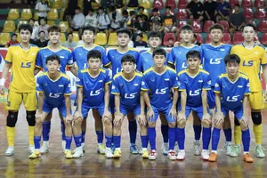Các cầu thủ futsal trẻ Thái Sơn Nam TPHCM dự giải quốc tế tại Đồng Tháp. ẢNH: TÂM HÀ