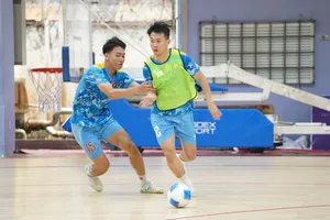 Cầu thủ futsal Việt Nam miệt mài rèn luyện