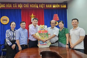 安东坊走访华人会馆 弘扬民族团结精神