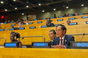 越南政府副总理裴青山出席首届可持续、包容和具有韧性的全球经济双年峰会。