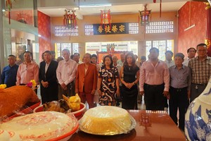 林氏大宗祠理监事会在宗祠庄重举行秋季祭祖仪式。