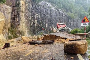 庆和省：婉目岭再次发生山体滑坡，交通受阻。 