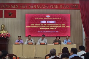 第十七选区候选人与选民接触听取选民意见