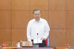 党中央总书记苏林在会议上发言。