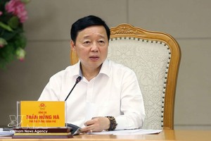 越南政府副总理陈红河主持召开国家打击非法、不报告、不受管制（IUU）捕捞指导委员会第33次会议。