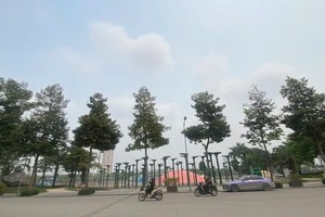  河内在4月22日气温升高（最高气温34摄氏度），自4月23日起转凉。