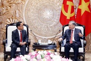 党中央总书记、国家主席苏林会见老挝副总理兼司法部长坎潘·彭玛塔。