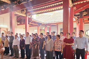 胡志明市福建二府、温陵、霞漳、三山会馆在福建（福善）祠堂隆重举行秋季祭祖仪式。图：心雨
