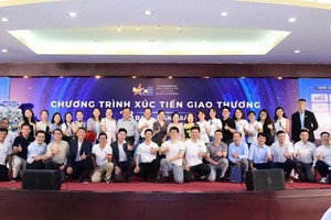 越南家族企业青商俱乐部青商與各代表合影。图：心雨