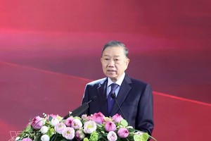 党中央总书记、国家主席苏林出席纪念仪式并发表讲话。图自越通社