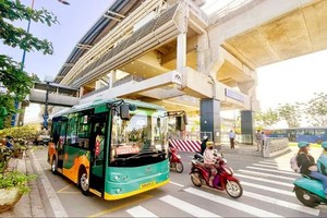 本市自8月1日起继续投运600辆新巴士。