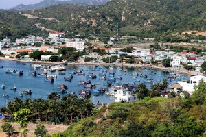 永禧渔村婉约地坐落于主山深处与碧蓝海湾之间。