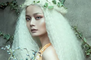 Vừa bị loại Next Top Model, “chị đại” Hoàng Oanh bỗng đẹp ma mị trong bộ ảnh mới