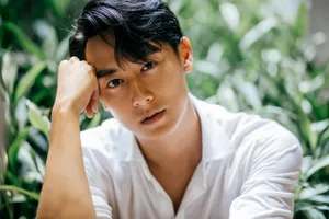 Rocker Nguyễn tung hit mới trước ngày ra mắt "Sắc đẹp ngàn cân"