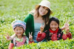 Mỹ Tâm luôn dành tình yêu đặc biệt cho trẻ thơ. Ảnh: Jundat