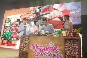 Diệu Nhi, Sỹ Thanh, Diệu Ngọc cùng vào bếp với Top Chef Hoàng Nhân	