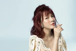 Lý Nhã Kỳ quyến rũ "chết người" với đồ đẹp, "độc"