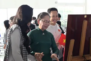 Tự hào thành phố Bác qua ống kính sinh viên trẻ