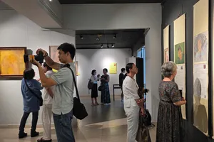 Triển lãm “Dệt sắc màu tơ”: Tranh lụa truyền thống trong nguồn cảm hứng đương đại