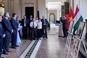 Chủ tịch Quốc hội Hungary dự khai mạc triển lãm ảnh đô thị Sài Gòn - TPHCM đầu thế kỷ 20