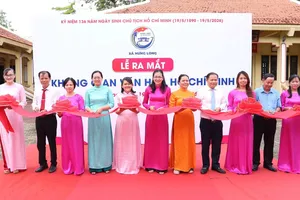 Xã Hưng Long (TPHCM) ra mắt Không gian văn hóa Hồ Chí Minh tại Khu di tích lịch sử Rạch Già (ấp 1).