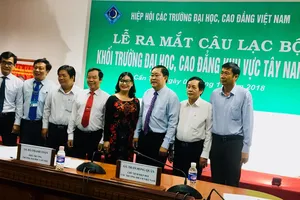 Các thành viên trong  Ban chủ nhiệm CLB 