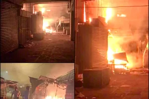 Hậu Giang: Hàng chục ki ốt, sạp quần áo ở chợ thị xã Long Mỹ bị cháy rụi