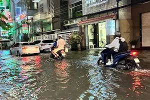 Nhiều tuyến đường ở TP Cần Thơ bị ngập thường xuyên khi có mưa hoặc triều cường lớn