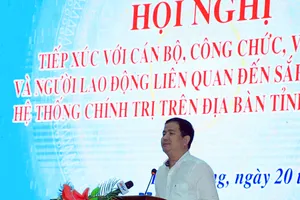 Chủ tịch UBND tỉnh Hậu Giang Trần Văn Huyến phát biểu tại hội nghị