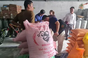 Gạo ngâm bị nhớt ở Hậu Giang: Cơ quan chức năng lấy mẫu kiểm tra