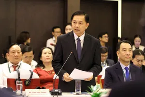 Chủ tịch UBND TP Cần Thơ Trần Văn Lâu phát biểu tại hội nghị