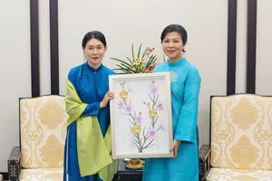 Phu nhân Tổng Bí thư Tô Lâm tiếp phu nhân Thủ tướng Singapore