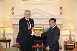 Việt Nam hợp tác với Vương quốc Anh phát triển Trung tâm Tài chính quốc tế